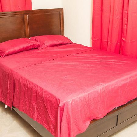 Frontline Apartments Christ Church Bagian luar foto